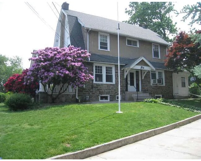 7748 Hazel Ave in Upper Darby, PA - Foto de edificio - Building Photo