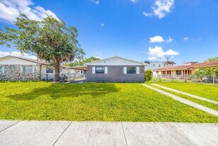 6172 SW 44th St in Davie, FL - Building Photo