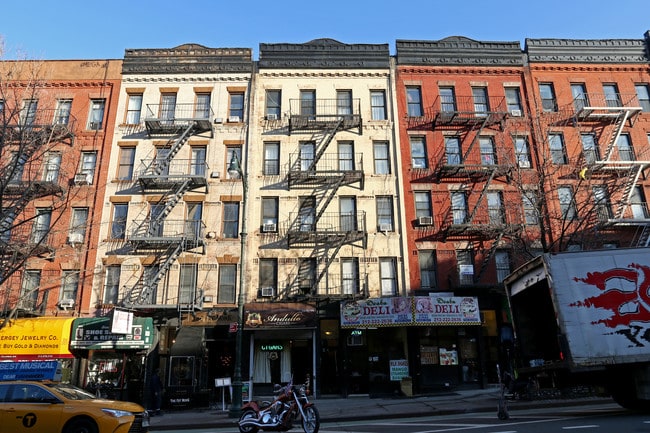 947 Columbus Ave
