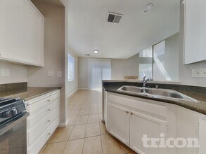 5348 Catanzaro Way in Antioch, CA - Foto de edificio - Building Photo