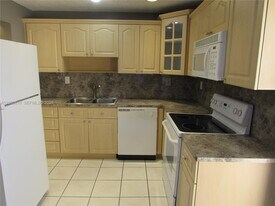 5555 Ludlam Rd in Miami, FL - Building Photo