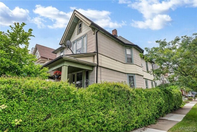 130 Massachusetts Ave in Buffalo, NY - Building Photo - Building Photo
