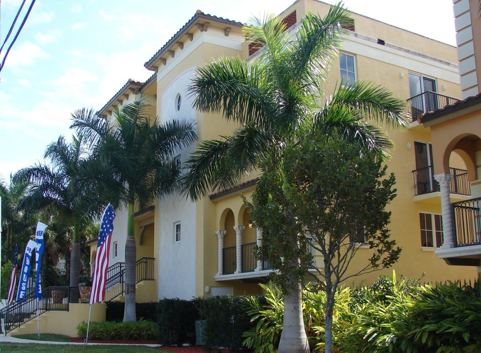 Hemingway Landings Condominiums in Fort Lauderdale, FL - Building Photo