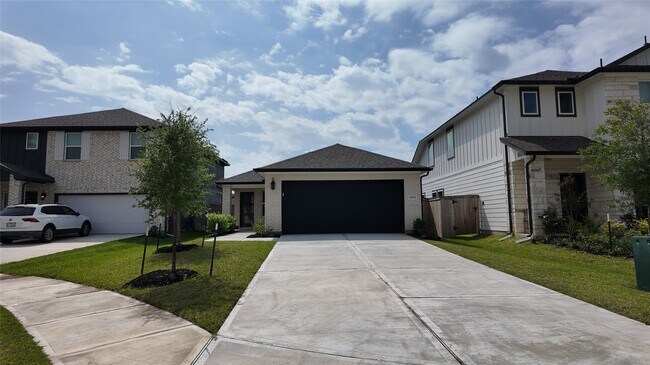 16702 Sterling Clf St in Conroe, TX - Building Photo - Building Photo