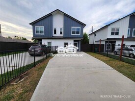 2202 Lynnfield St in Houston, TX - Building Photo