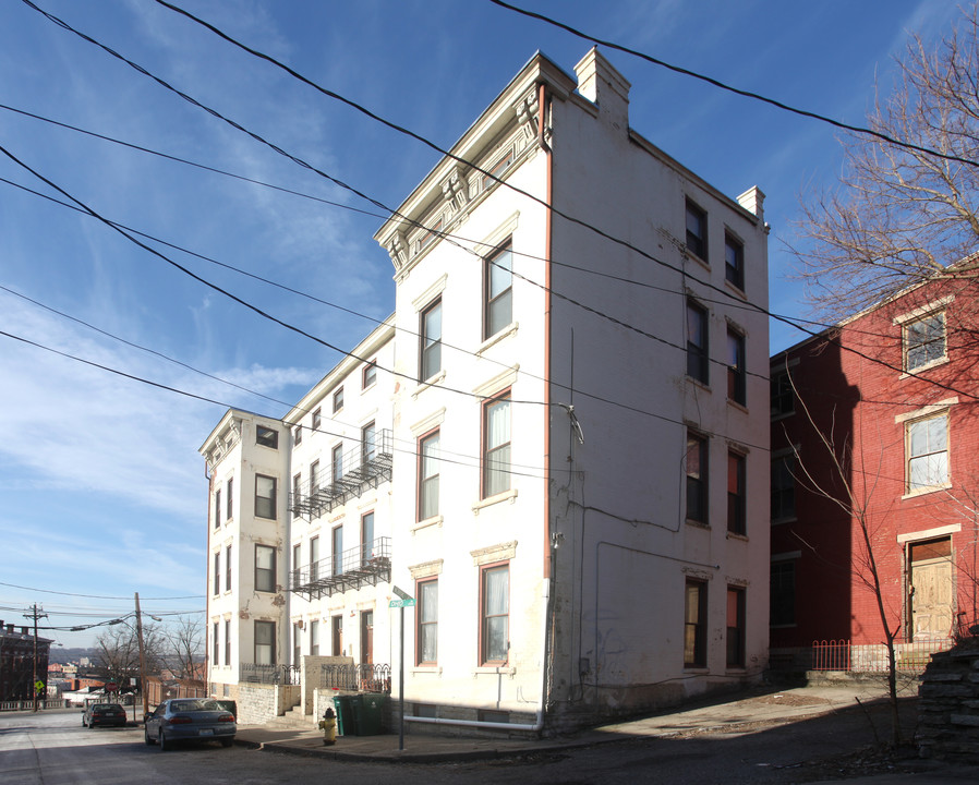 2009-2011 Ohio Ave in Cincinnati, OH - Building Photo