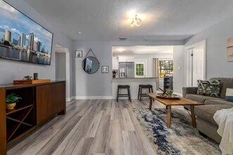 5212 Puritan Ave in Tampa, FL - Building Photo - Building Photo