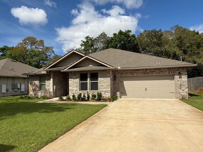 1002 Gloria Ave in Fort Walton Beach, FL - Building Photo - Building Photo