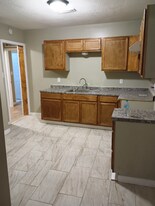 821 W Cherry St in Herrin, IL - Building Photo