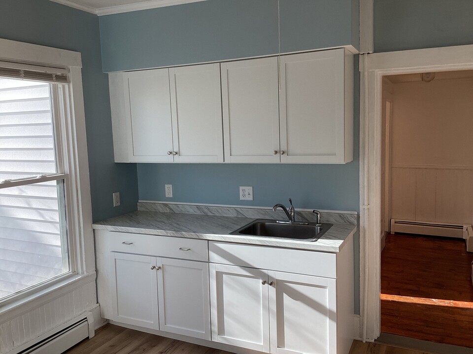 16 Oak St, Unit 201 in Biddeford, ME - Building Photo