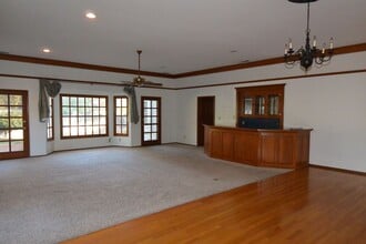 1618 W College Ave in Visalia, CA - Building Photo - Building Photo