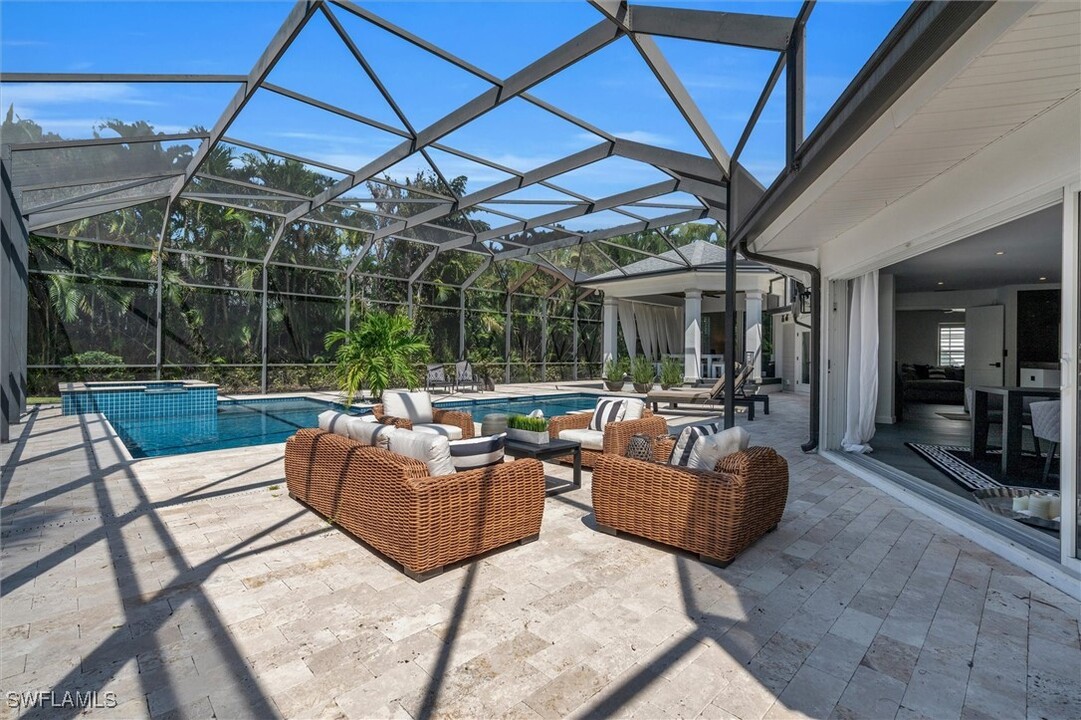 1627 Murex Ln in Naples, FL - Building Photo