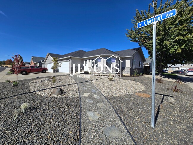 property at 7301 W Chestnut Ave