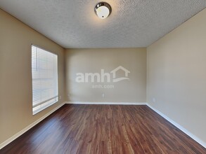 2490 Delowe St in Grove City, OH - Building Photo - Building Photo