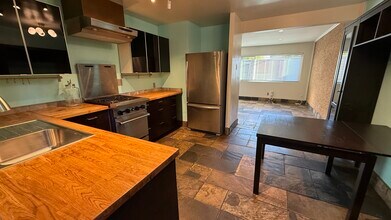 1320 Mohawk St, Unit 2 townhouse in Los Angeles, CA - Foto de edificio - Building Photo