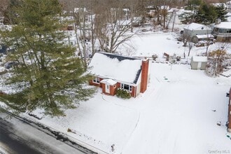 74 Lakeshore Dr E in Carmel, NY - Building Photo - Building Photo