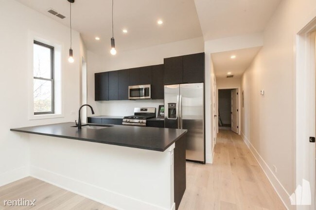 324 S Racine Ave-Unit -# 2s in Chicago, IL - Building Photo - Building Photo