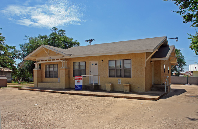 309 W 10th St in Plainview, TX - Building Photo - Building Photo