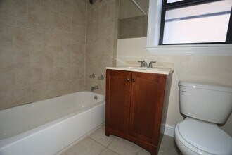 1314 N Dearborn St, Unit 3C in Chicago, IL - Building Photo - Building Photo