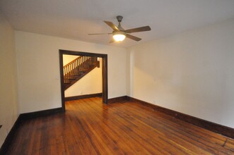 1956 Summit St in Columbus, OH - Foto de edificio - Building Photo