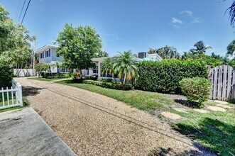 521 NW 14th St in Delray Beach, FL - Building Photo - Building Photo