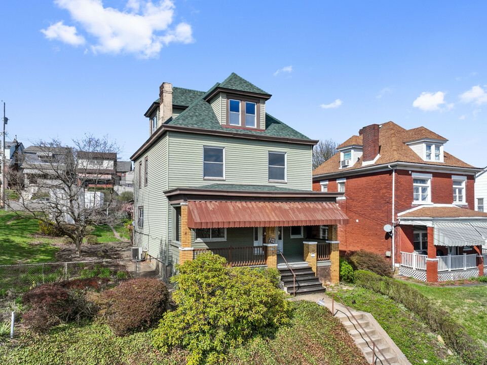 109 Wynoka St in Pittsburgh, PA - Foto de edificio