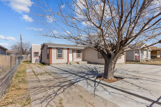 2108 W 14th St in Odessa, TX - Building Photo - Building Photo