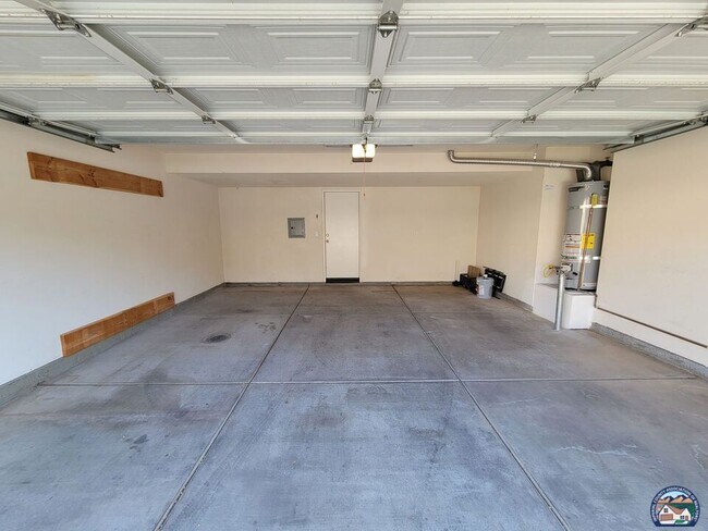 642 Brewer Rd in Imperial, CA - Foto de edificio - Building Photo