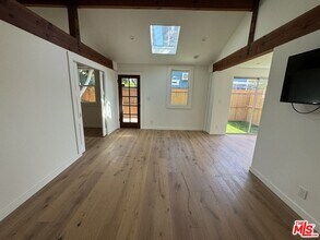 1813 N Edgemont St in Los Angeles, CA - Building Photo - Building Photo