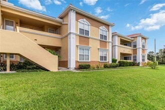 1050 Villagio Cir in Sarasota, FL - Building Photo - Building Photo