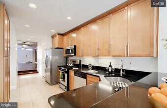 1026 Riverside Ave in Baltimore, MD - Building Photo - Building Photo