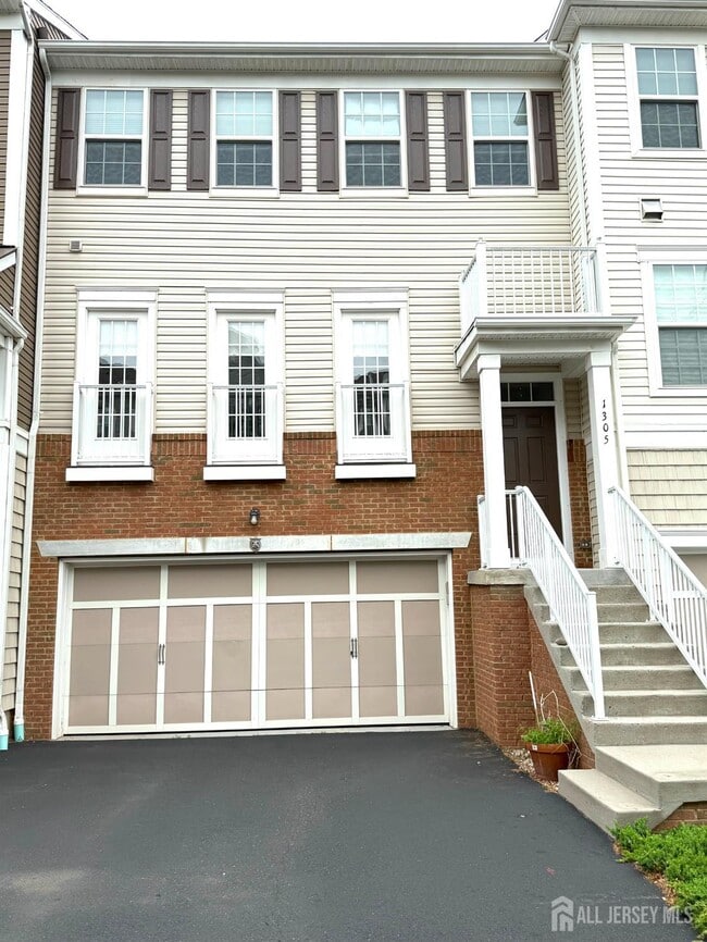 1305 Hudson Cir in Highland Park, NJ - Building Photo - Building Photo