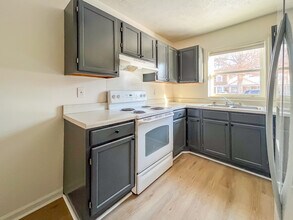 22 Fox Hill Dr in Kilmarnock, VA - Foto de edificio - Building Photo