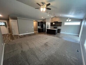 1100 SW Bonnie St in Mountain Home, ID - Building Photo - Building Photo