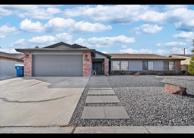 712 Glen Abbey Cir, Unit Glen Abbey in Las Vegas, NV - Building Photo - Building Photo