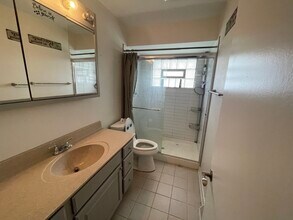 594 Comstock Ave in Elmhurst, IL - Building Photo - Building Photo