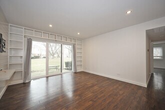 48 Lambert Dr in Schaumburg, IL - Building Photo - Building Photo