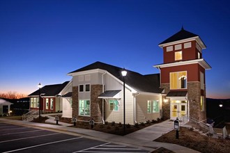 Squire Hill Apartments in Harrisonburg, VA - Building Photo - Building Photo