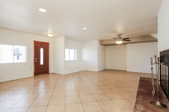 5220 W Christy Dr in Glendale, AZ - Building Photo - Building Photo