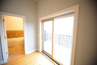 2903 W Irving Park Rd in Chicago, IL - Building Photo - Building Photo