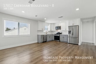 17017 Crenshaw Blvd in Torrance, CA - Building Photo - Building Photo