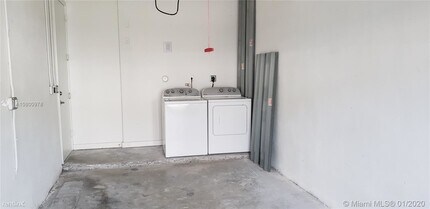 3508 NW 13th St-Unit -# 3508 in Lauderhill, FL - Building Photo - Building Photo