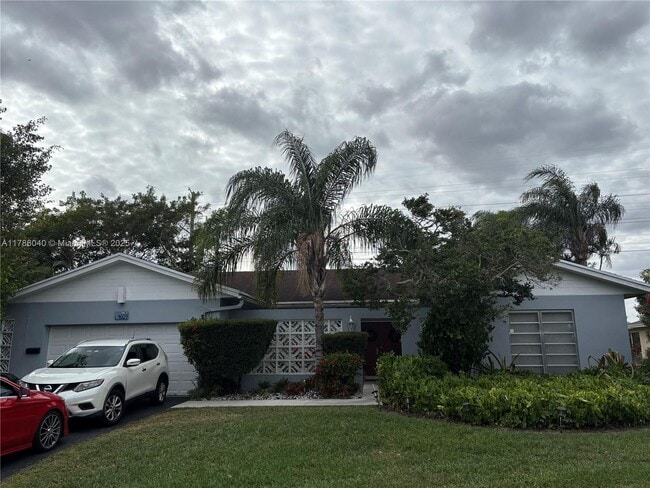 4609 Bayberry Ln in Tamarac, FL - Building Photo - Building Photo