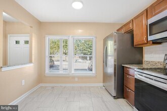 8 Almanac Ct in Burtonsville, MD - Building Photo - Building Photo