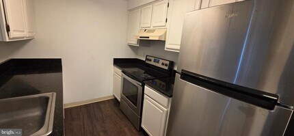 602 Ravens Crest Dr in Plainsboro, NJ - Building Photo - Building Photo