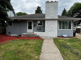 1230 10th St N in Fargo, ND - Building Photo