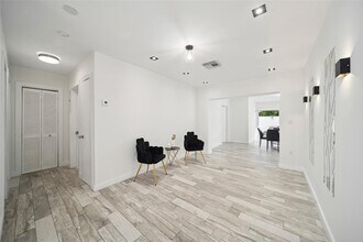 6470 Franklin St in Hollywood, FL - Building Photo - Building Photo