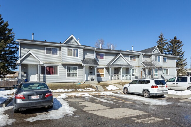 50 Applewood Ln SE