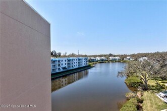 6061 N River Run Dr, Unit 6061 in Sebastian, FL - Foto de edificio - Building Photo
