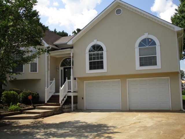 property at 1097 Trestle Dr